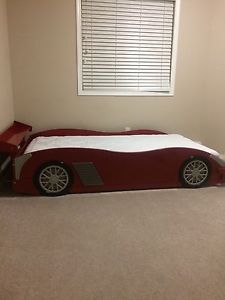 Twin car bed