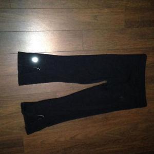 AUTHENTIC LULULEMON GATHER AND CROW CROPS SIZE 6