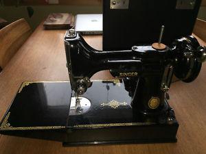 Antique Vintage Featherweight Sewing Machine