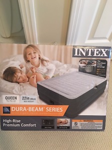 BRAND NEW AIR BED BUILT IN PUMP