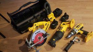 Dewalt XR 18v 4 tools, 2 batteries, charger, tool bag kit