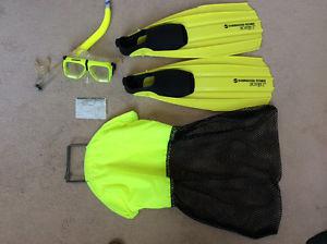 Fin and snorkel set