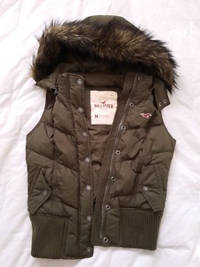 Hollister down vest -M- army green *never worn*