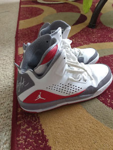 Jordan basketball shoes for youth