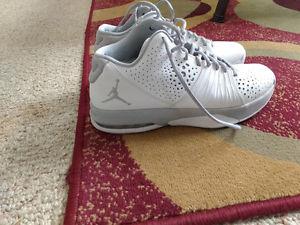 Jordan basketball shoes in near new condition