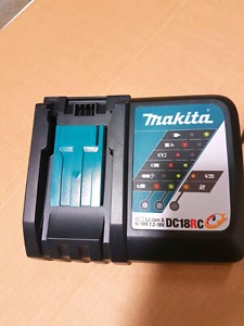 Makita 18V Battery Charger