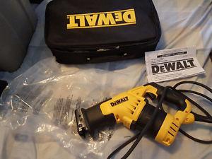 *NEW* DeWALT DWE357 compact variable speed reciprocating saw