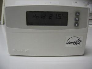 SAVE $$ - EASY TO INSTALL - HONEYWELL PROGRAMMABLE