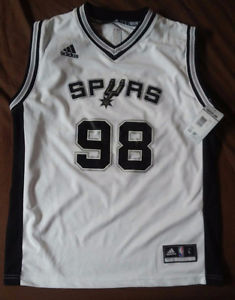 San Antonio Spurs Jersey & Snapback