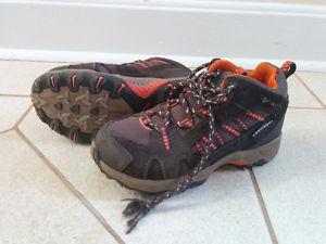Size 2 Hiking Shoes