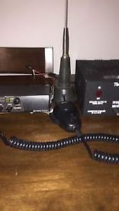 40 channel cb radio. Antenna and power source