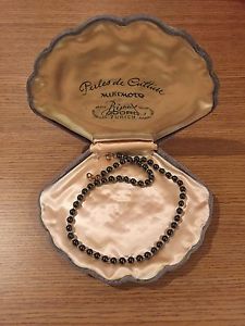 Beautiful Vintage Pearl Necklace in Shell Case