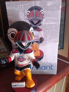 Buddy the Puffin Limited Edition Bobblehead IceCaps