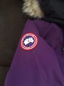 Canada goose ladies bomber jacket medium