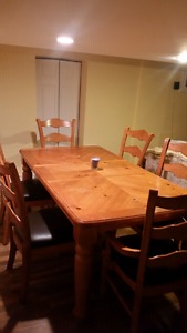 Full wooden dinning table with 6 chairs