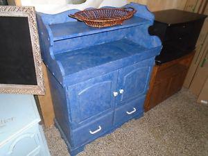 GOOD CONDITION RUSTIC SOLID WOOD BUFFET