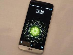 LG G5 w/ Nougat unlocked w/ Lifeproof Case