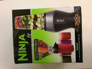 Ninja Fit 700 watt juicer vitamin extractor