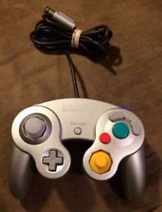 Official Nintendo GameCube Silver Controller - MINT