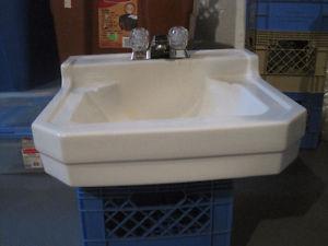Old Fashioned Bathroom Sink in Good Condition
