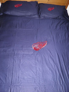 Red Wings Bedding- Duvet Cover and 2 pillow cases- Queen &