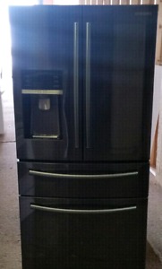 Samsung black stainless fridge only 2 weeks old