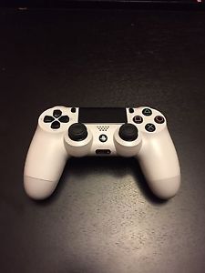 Wanted: PS4 White controller