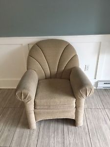 $10 comfy chair!