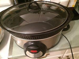 2 Kinds Slow Cookers Both for 50 OBO