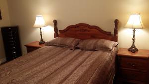 6-pieces bedroom set, great condition, made in Canada