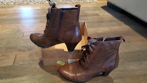 BRAND NEW IN BOX BORN LEATHER Booties