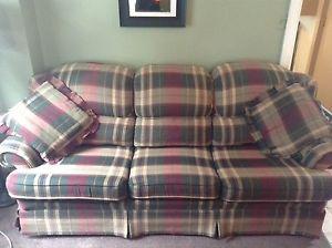 Comfy Plaid Couch & Pillows, Excellent Condition!