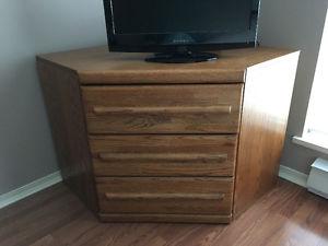 Corner chest of drawers