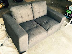 Great love seat, great condition