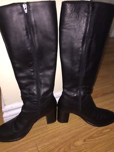 Ladies leather boots long black size 9 only $25