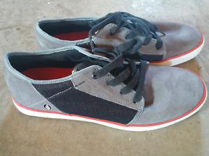 New Volcom sneakers size 9
