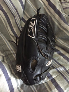 Reebox baseball/softball glove