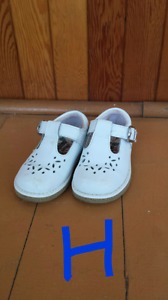 Size 5 girls toodler summer white sandals