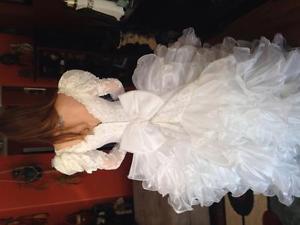 Size 8 ruffle wedding gown