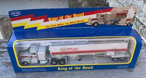 TOYS - COLLECTIBLE DIE CAST SEMI'S IN BOX