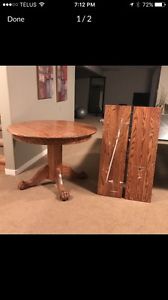 Table solid oak w/ 4 chairs