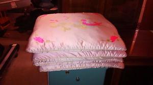 VERY NICE 4 SILKY CUSHIONS FOR SALE $20 FOR ALL