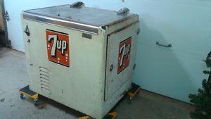 antique 7up pop machine/cooler