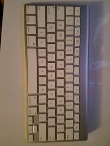 Apple Wireless Keyboard (like new)