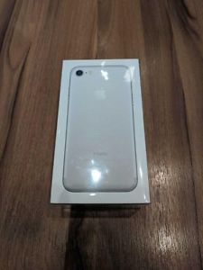 Bell Silver 32 GB iPhone 7 for trade for White Google Pixel