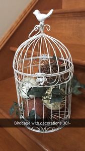 Bird cage with arrangement