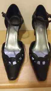 Black Jessica shoes size 6.5. Like new