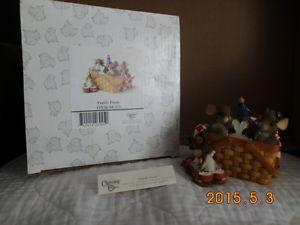 Charming Tails " Family Picnic w/ original box and tag