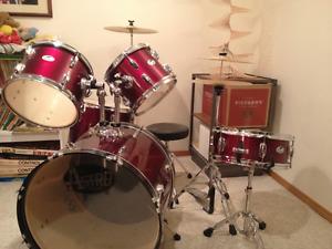 Drum Set in Great Condition - $200