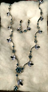 Gorgeous Blue Crystal Flower Necklace and Earrings Set